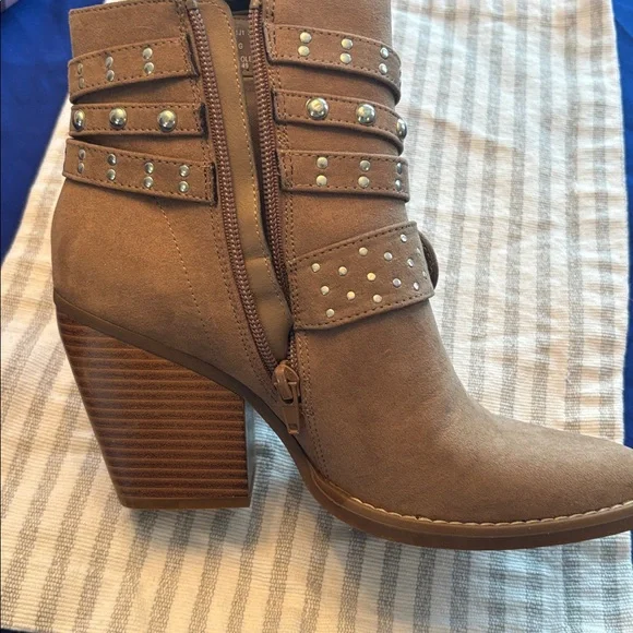 Madden Studded Buckle Suede Ankle Boots - Taupe size 7 - Picture 2 of 6